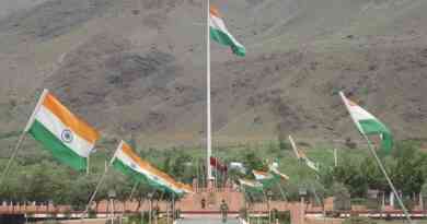 https://hi.m.wikipedia.org/wiki/%E0%A4%9A%E0%A4%BF%E0%A4%A4%E0%A5%8D%E0%A4%B0:KargilWarMemorial.JPG