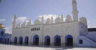 Jama Masjid of Amroha, what does Vallah say