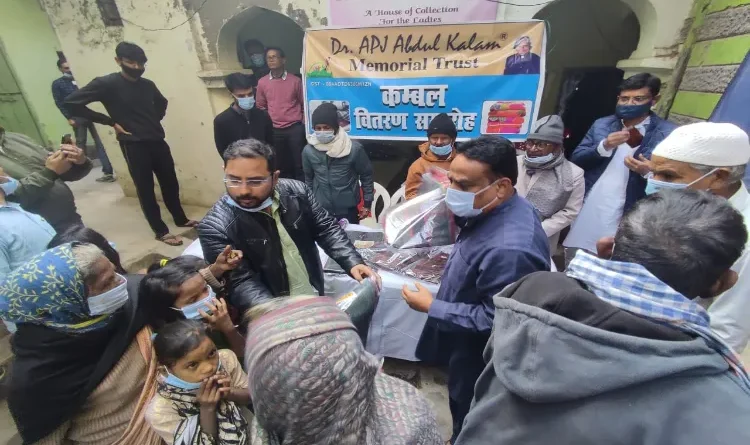 In the midst of the cold winter, Dr. APJ Abdul Kalam Memorial Trust distributed blankets and masks in the religious city of Bihar