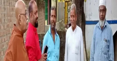 Hindu family guarding a mosque in West Bengal for 50 years