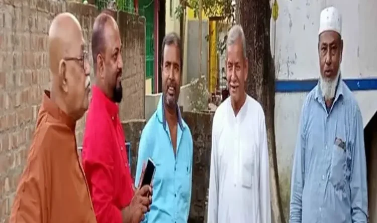 Hindu family guarding a mosque in West Bengal for 50 years