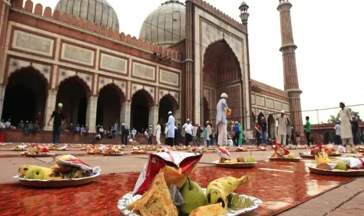 What are the things to be taken care of in the food of Sehri and Iftar in Ramadan