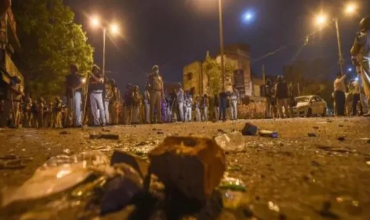 Riots trying to smolder the country, after Madhya Pradesh, Rajasthan, now bloody violence in Delhi's Jahangirpuri, 9 arrested