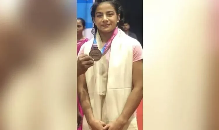 Maid's daughter Hina Ben Khalifa dreams big, won bronze medal in National Games