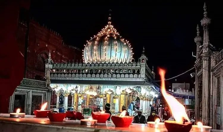 Delhi: Nizamuddin Dargah, the place of religious confluence, also illuminated in Diwali