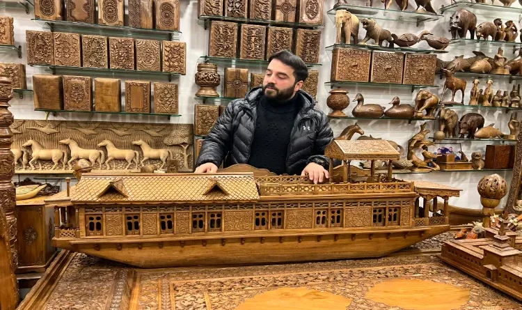 People were stunned to see Kashmiri houseboat made of walnut wood