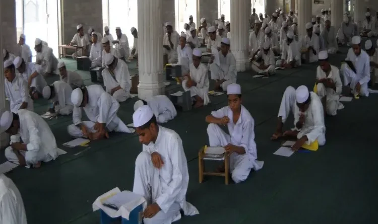 Muslim organizations oppose the Madhya Pradesh government's decision to examine the curriculum of madrassas