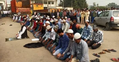 Bajrang Dal once again disturbed the Friday prayers in Sector 69 of Rugram