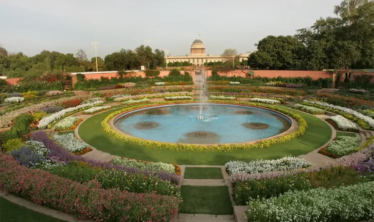 The name of Mughal Gardens was changed to 'Amrit Udyan', will the names of Red Fort and Taj Mahal also be changed? Know about the Mughal garden style