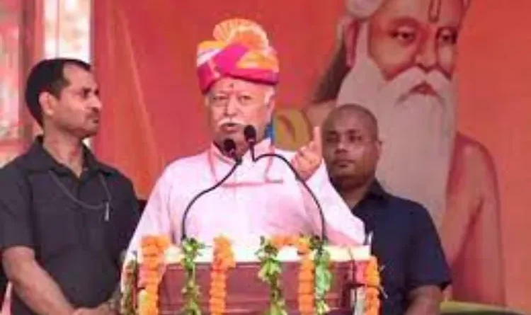 RSS chief Mohan Bhagwat is determined to make everyone a Hindu, said - everyone can worship whomever they want, but we are all Hindus