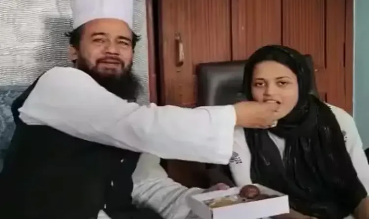 Mishkat Noor studied in Madrasa till 8th, now became topper in 10th, father is Maulvi