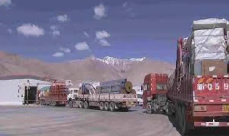 Khunjerab Pass opened, trade restored after three years on Pak-China road