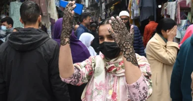 People throng the markets for Eid shopping in Srinagar, huge jump in prices