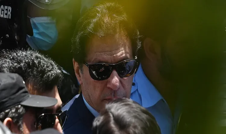 PTI chief Imran Khan fears, may be arrested on Tuesday, accuses wife of corruption