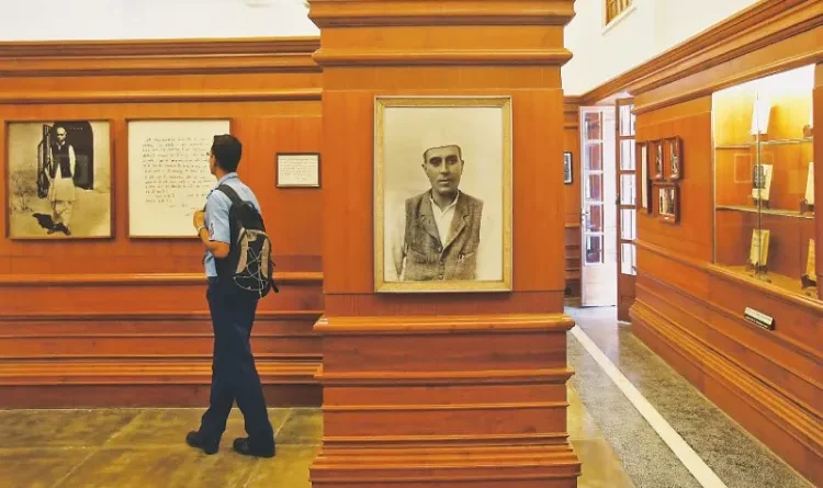 Karnataka government removes Hedgewar from syllabus, Center removes Nehru's name from Memorial Museum and Library Society, fury among Congressmen