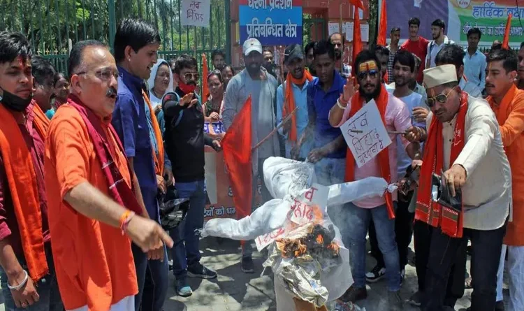 Tension in Uttarakhand: Exodus of Muslims continues, Hinduist organizations adamant on mahapanchayat in Purola on June 15, Muslim panchayat in Dehradun on 18th, police said- will take action