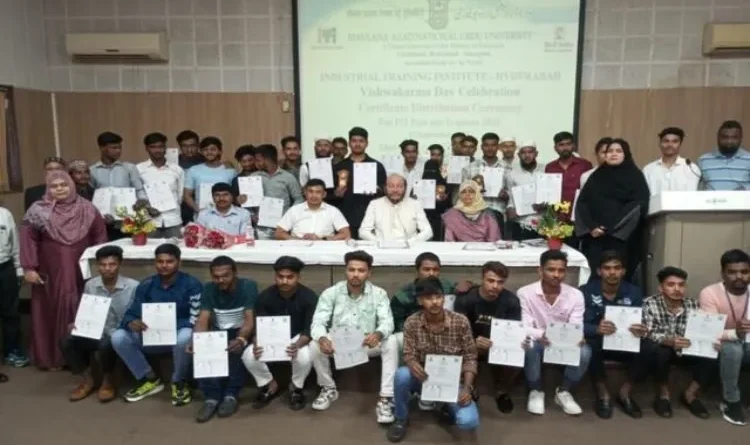 ITI Hyderabad: Prof. Syed Ainul Hasan presenting certificate to student. Prof. Abdul Wahid, Dr. Arshia Azam also seen. Group: Prof. Syed Ainul Hasan, Prof. Abdul Wahid, Dr. Arshia Azam, ITI staff and students