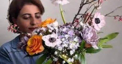 Kholod Abugzalah is the first Saudi florist to prepare a bouquet with jazz music