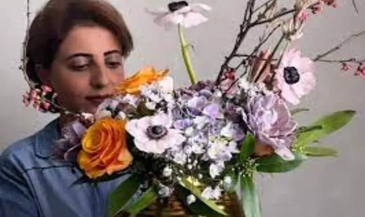 Kholod Abugzalah is the first Saudi florist to prepare a bouquet with jazz music