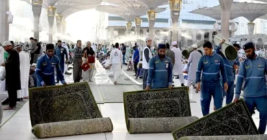 Know in pictures how more than 1,400 employees keep Saudi Arabia's Prophet's Mosque clean