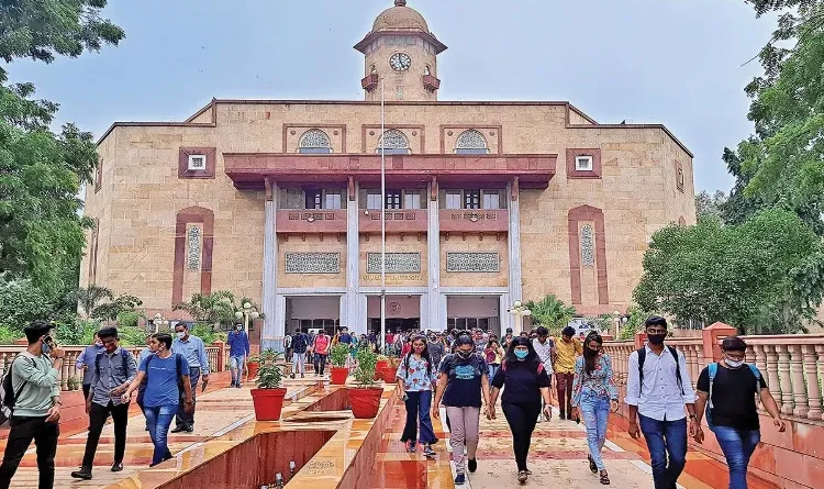 Gujarat University gave instructions to 7 foreign students to vacate the hostel, preparations for 'deport' completed