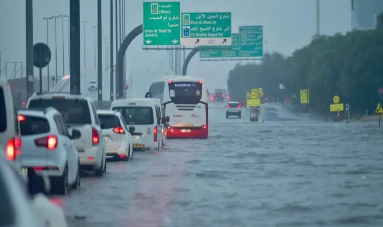 Heavy rain in UAE, advisory issued for air passengers
