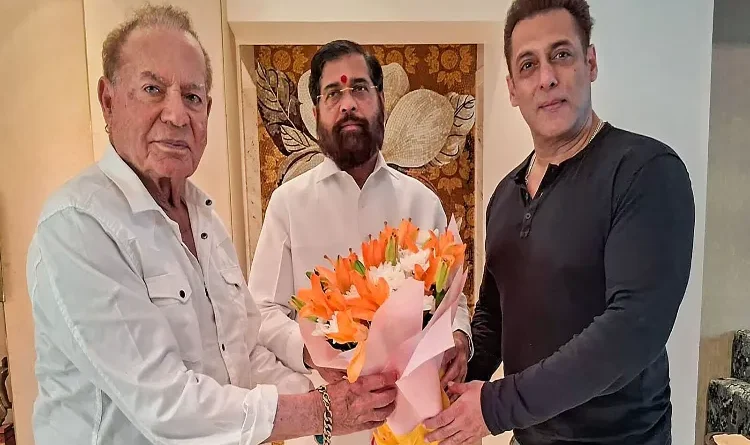 What is the status of Salman Khan in Bollywood? The people of the country realized when the Chief Minister of Maharashtra reached Galaxy.