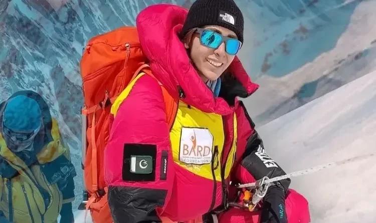 Naila Kayani: Becomes the first Pakistani mountaineer to climb the fifth highest peak 'Makalu'