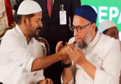 Watch video: Owaisi hints at supporting Congress to AIMIM workers