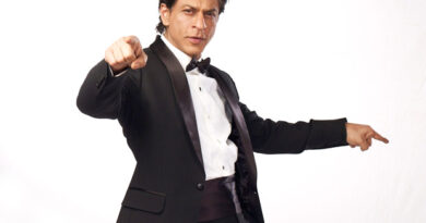 Shahrukh earns crores by dancing at weddings, why doesn't he dance now?