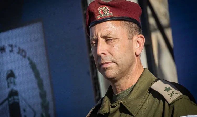 Jewish extremists attack IDF commander in Hebron, calling him a 'traitor'