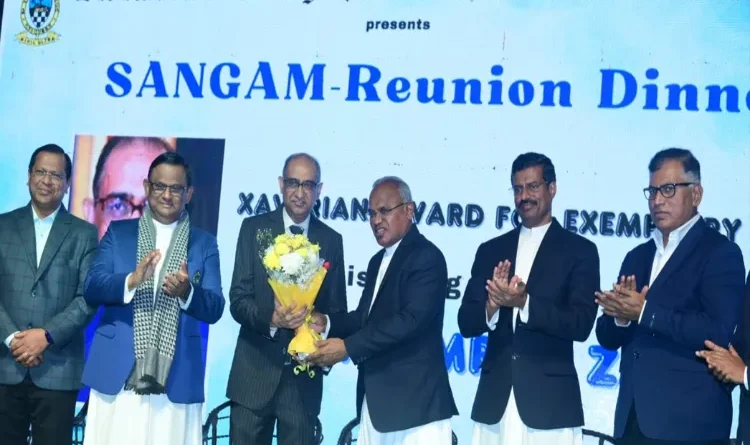 Imran Zaki honoured with Xaverian Award at St. Xavier's College Alumni Reunion