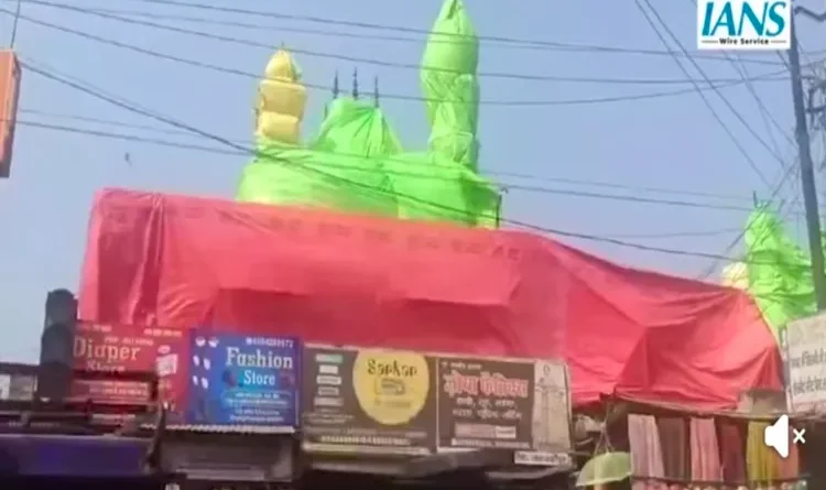 Administration alert on the coincidence of Holi and Ramzan, mosques in Sambhal covered with tarpaulin