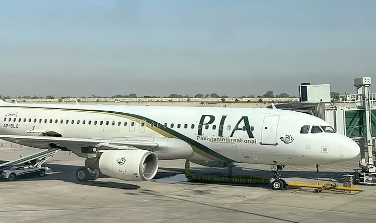 Miracle landing! PIA plane PK 306 lands safely in Lahore without one wheel