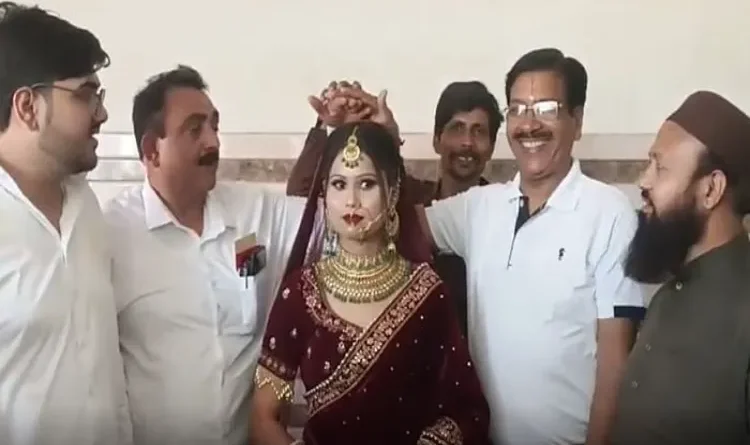In Bijnor, a Muslim businessman gave away a Hindu girl in marriage, setting an example of communal harmony