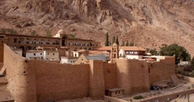 Controversy: Hotel-resort built at the place in Egypt where Moses (AS) talked to Allah