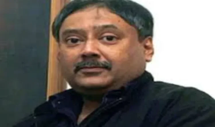 Former IAS officer Afzal Amanullah has launched a campaign against the Election Commission, appealing to the public in Bihar to demand that voting be held on a single day.