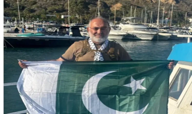 Which Pakistani celebrities were part of the Gaza aid flotilla?