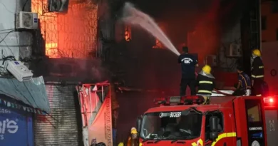 Massive fire at Gul Plaza in Karachi: 26 dead, 81 missing.