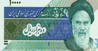Economic turmoil in Iran: the rial hits a record low, causing panic among the public.