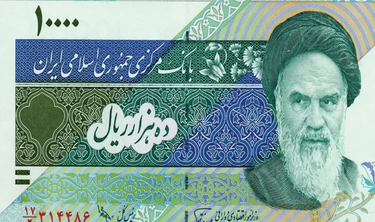 Economic turmoil in Iran: the rial hits a record low, causing panic among the public.