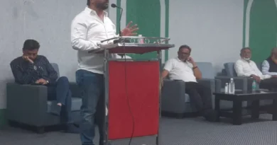 Seva Tanzeem's educational session in Nagpur, a student preparing for UPSC received a laptop.