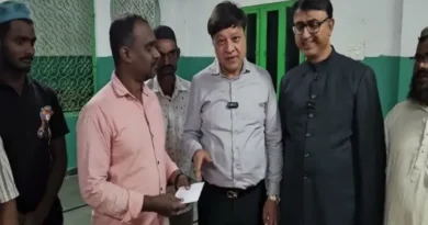 A fitting reply to hatred: When a blanket was snatched, society returned it with respect; when a mosque was demolished, a Hindu businessman became the support for repairs.