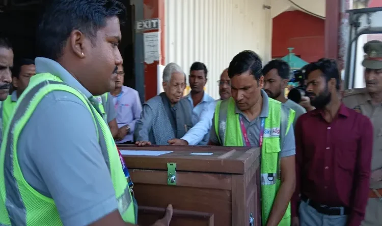 Mortal remains of youth killed in Saudi accident arrive in Lucknow.