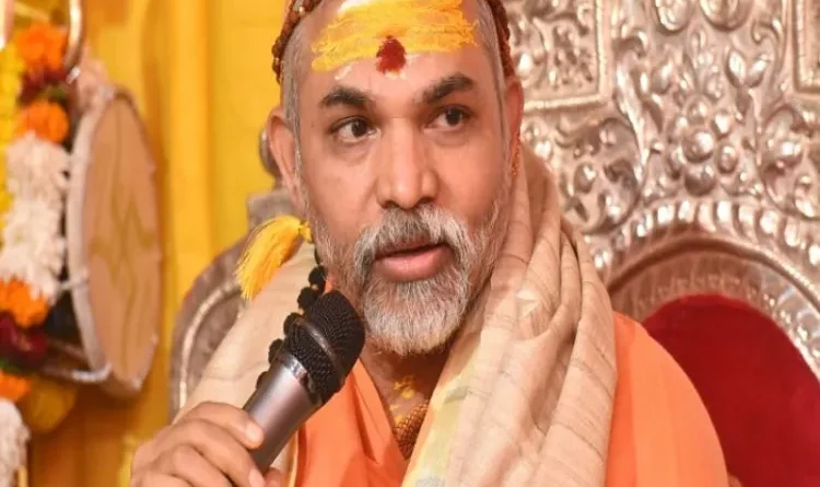 Major Revelation or Mere Controversy? Swami Avimukteshwaranand Levels Serious Allegations Against RSS Leader Indresh Kumar—Sparks a Uproar.