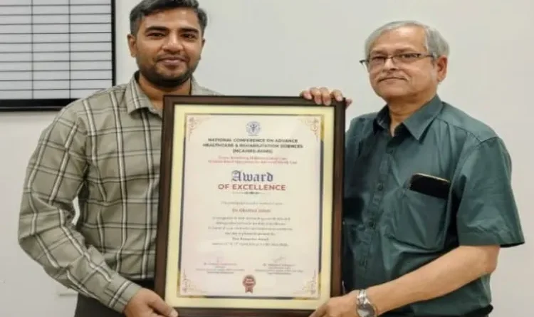 AMU's Dr. Gufran Jalil receives 'Best Researcher' award at AIIMS Delhi.