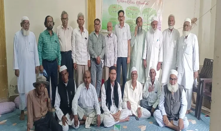 Literary Gathering in Barabanki: Poignant Verses Resound at 'Bazm-e-Aziz's' Eid Reunion.