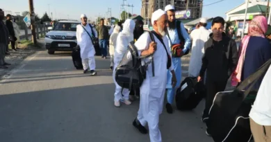 Controversy over New Restrictions on Hajj Pilgrims' Luggage; Kashmiri Pilgrims Allege Discrimination