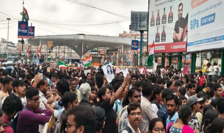 The truth behind the hate-filled conspiracy and misleading arguments spreading on WhatsApp regarding the Kolkata NEET protest.