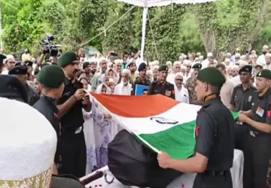 Indore bade a tearful farewell to Major Hamza Arif.